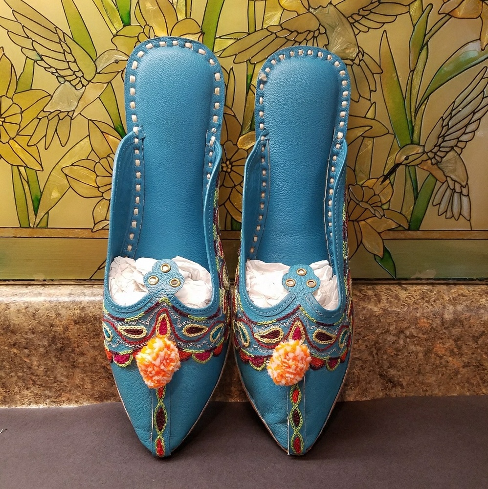 Embroidered Indian style shoes